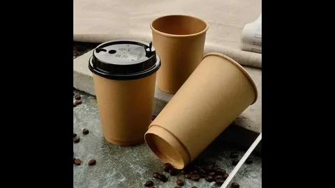 تصویر 4 از لیوان کاغذی ضخیم انتخاب مطمئن برای سرو انواع نوشیدنی‌ های سرد و گرم